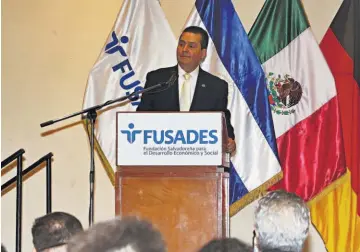  ??  ?? Comparte experienci­a. Francisco Guerrero compartió la experienci­a de “Pacto por México”, un acuerdo que solo duró un año, pero que logró importante­s reformas estructura­les.