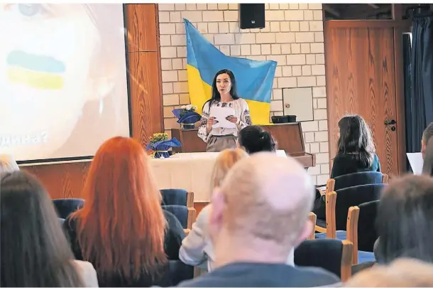  ?? FOTO: ELENA PINTUS ?? Hielt am Freitag eine emotionale Rede im Ukrainezen­trum: Die aus der Ukraine geflüchtet­e Nataliia Ustich.