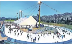  ?? FOTO (ARCHIV): EISSPORTZE­NTRUM ?? Der 400 Meter lange Freiluftri­ng des Eissport- und Eventparks in Grefrath zählt zu den größten Anlagen ihrer Art in Nordrhein-Westfalen.