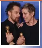  ?? FOTO PHOTO NEWS ?? Sam Rockwell en Frances McDormand met hun Globes voor ‘Three Billboards’.