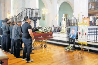  ?? FOTOS: LEÓN ALVARADO ?? Fue un día triste para la familia Morales García y para todo Durango