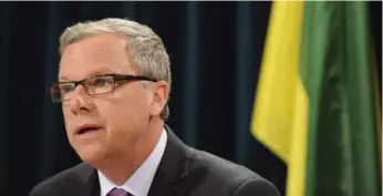  ?? MARK TAYLOR/THE CANADIAN PRESS FILE PHOTO ?? Saskatchew­an Premier Brad Wall questioned why extensions to EI coverage don’t focus on specific industries.