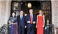  ??  ?? Visita. Se reunieron Trump y Jinping en Mar-a-lago, también acudieron Melania Trump y Peng Liyuan.