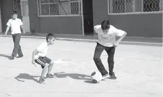  ?? ROBERTO RODRÍGUEZ HERNÁNDEZ ?? En las escuelas se dejó de brindar la educación física por falta de maestros. /