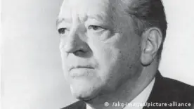  ??  ?? Ludwig Mies van der Rohe (1886 – 1969) was an icon of of mid-century design and architectu­re