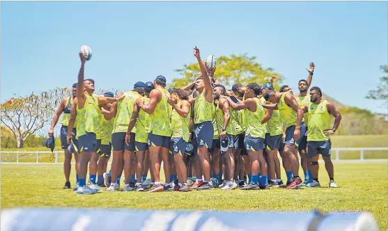  ?? Picture: FIJIAN DRUA ?? The Swire Shipping Fijian Drua players gather before a training session yesterday.
