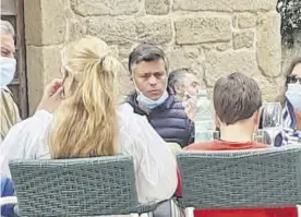  ?? FARO DE VIGO ?? Leopoldo López, en una terraza de la localidad gallega.