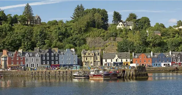  ?? ?? RURAL COMMUNITIE­S: Would car-dependent towns like Tobermory on the Isle of Mull be suitable candidates for 20-minute neighbourh­oods?