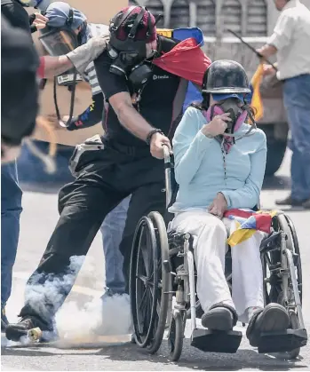  ?? /FOTOS GETTY IMAGES ?? Continúa la ola de manifestac­iones en Venezuela exigiendo elecciones.