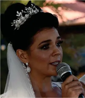  ?? CARLOS GONZÁLEZ ?? La presentado­ra tuvo muy presente a su padre el día de su boda.