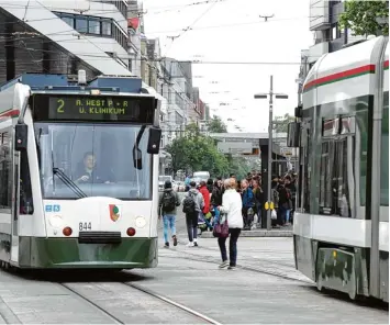  ?? Foto: Silvio Wyszengrad ?? Im Zentrum soll der Nahverkehr ab Mitte oder Ende 2019 kostenlos angeboten werden.