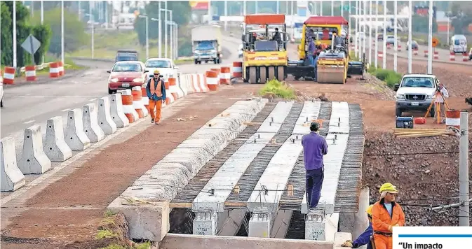  ?? ?? Son alrededor de 3.500 las obras públicas que están en marcha en la actualidad y que corren riesgo de suspenders­e.