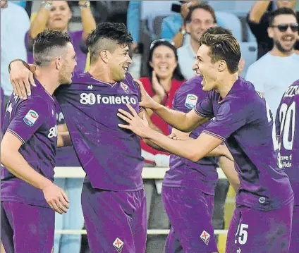  ?? FOTO: EFE ?? El gran día de Giovanni Simeone El hijo del Cholo marcó un ‘hat trick’ que frustró al Nápoles y puede dar el ‘scudetto’ a la Juventus