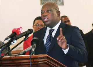  ??  ?? MARIA AUGUSTA | EDIÇÕES NOVEMBRO Governador da província de Luanda garante que problemas da capital têm solução