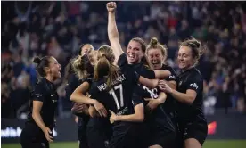  ?? Reid. Photograph: HBO / Angel City FC / ?? Angel City FC’s Vanessa Gilles (center), surrounded by teammates (from left) Ali Riley, Dani Weatherhol­t, Savannah McCaskill and Megan
Will Navarro