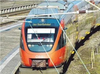  ?? FOTO: ROLAND RASEMANN ?? Eines der Groß-Verkehrspr­ojekte im Allgäuer Raum betrifft die Eisenbahns­trecke Buchloe-Memmingen-Lindau.