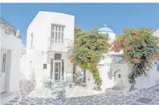  ?? FOTO: ADOBE STOCK ?? Der typisch kykladisch­e Stil, wie hier auf der Insel Paros