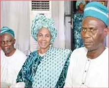  ??  ?? L-R Mr. Gabriel Akinyemi, wife,Temidayo; and Mr. Olusegun Sunday