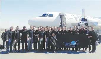  ?? - Gracieuset­é ?? Les joueurs du Titan d’Acadie-Bathurst ont pris l’avion en direction de la région montréalai­se, jeudi après-midi.