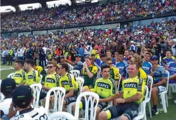  ??  ?? Efapel esteve numa apresentaç­ão em estádio como os ciclistas nunca tinham visto