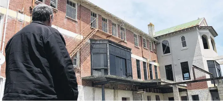  ?? PHOTO: CRAIG BAXTER ?? Revisiting the past . . . Dunedin survivor Steve revisits the former St Joseph’s Boys Home, once run by the Sisters of Mercy, in Doon St, Waverley.