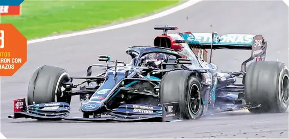  ?? / FOTO: AFP ?? Tremendos sustos provocaron las pinchadura­s de neumáticos sobre la pista de Silverston­e.