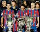  ??  ?? No grande Barcelona de sempre cruzou-se com dois dos me- lhores jogadores da história do futebol: Xavi e Iniesta