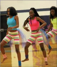  ?? MICHILEA PATTERSON — DIGITAL FIRST MEDIA ?? Girls part of the Dynasty Diamondett­es team perform during the Kandy Krush Dance Competitio­n at Pottstown High School.
