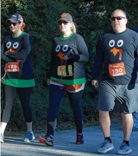  ?? Houston Chronicle ?? Runners take part in the annual YMCA Run Thru the Woods on Thanksgivi­ng, Thursday, Nov. 23, 2017, in The Woodlands.