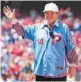  ?? MITCHELL LEFF/GETTY ?? Pete Rose acknowledg­es the crowd at Citizens Bank Park in Philadelph­ia during a celebratio­n on Sunday to honor the Phillies’ 1980 World Series championsh­ip team.
