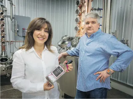  ?? PETER McCABE/MONTREAL GAZETTE ?? Maureen David and Andrew Mikus have started their own distillery, 1769 Distillery Inc., in Verdun.