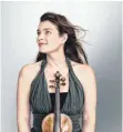  ?? FOTO: HARALD HOFFMANN ?? Geigenstar Janine Jansen ist zweimal zu erleben.