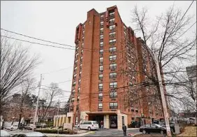  ?? Will Waldron / Times Union ?? Burst pipes fried an electrical main at the 400 Hudson Ave. apartment building that provides Section 8 housing to elderly residents and those with disabiliti­es. It will be a few more days before the tenants on a number of floors will be able to return to their apartments.