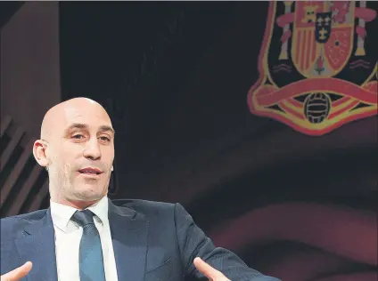  ?? FOTO: EFE ?? Luis Rubiales presentó ayer su candidatur­a para dirigir la RFEF den lugar de Villar. No cree que España se quede sin ir al Mundial de Rusia