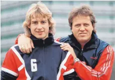  ?? FOTO: IMAGO ?? Arie Haan trainierte beim VfB Stuttgart unter anderem den deutschen Nationalsp­ieler Jürgen Klinsmann.