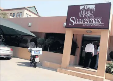  ?? PHOTO : SIMPHIWE MBOKAZI ?? A financial adviser and his firm have been ordered by the Ombud for financial services to repay a pensioner the R107 000 she invested on their advice in Liberty Mall Holdings, a retail property syndicatio­n promoted and marketed by Sharemax Investment­s...