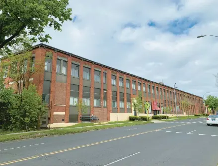  ?? COURANT FILE ?? The Salvation Army building at 333 Homestead Ave. in Hartford could be purchased and redevelope­d for a market with rented space and housing.