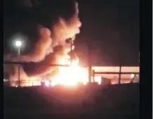  ??  ?? A crew of more than 40 firefighte­rs from Nisku, Calmar and Leduc responded to a fire in a Nisku industrial area on Wednesday night.