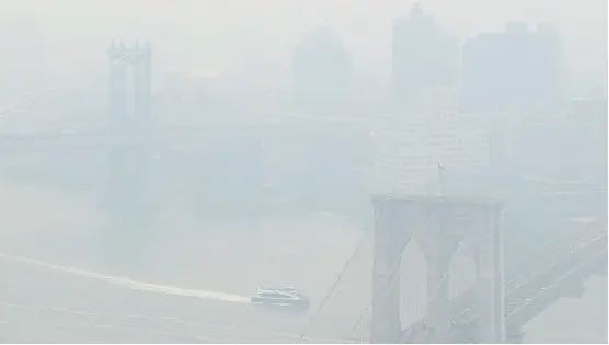  ?? Ap ?? Nueva York, tapada por una masa de humo generada en Canadá