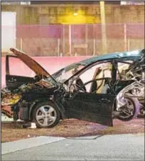  ?? GARDINER ANDERSON ?? Wreckage after multi-car smashup on the northbound New England Thruway near Bartow Ave. in the Bronx on Sunday.