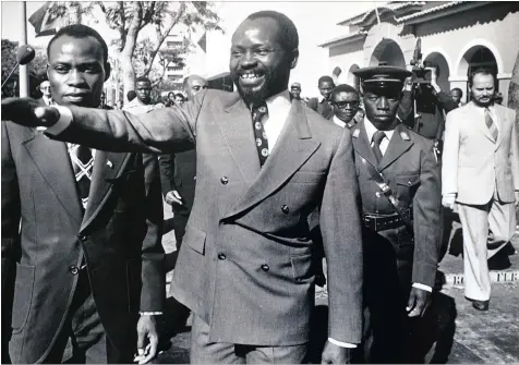  ?? PICTURE: JIM MCLAGAN ?? A NEW GOVERNMENT: Samora Machel goes to meet the people of Maputo soon after independen­ce.