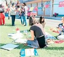  ??  ?? Integrante­s de la asociación civil Pedalea se niegan a la construcci­ón de un nuevo paso a desnivel/cortesía