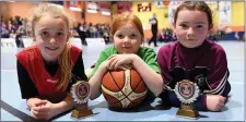  ??  ?? Kate O’Connell, Maggie Riordan and Katie Kerins from Castleisla­nd at the 2016 Christmas Blitz