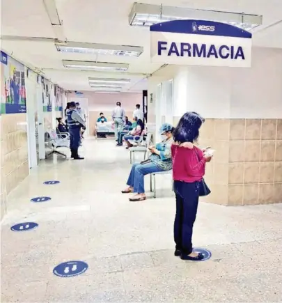  ?? CORTESÍA ?? kEl hospital del IESS en Quevedo, Los Ríos, está copada en el 90% la capacidad hospitalar­ia con pacientes con COVID-19.