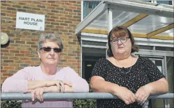  ?? Picture by Malcolm Wells ?? ‘WE DIDN’T FEEL SAFE’ Cheryl Anderson, left, and Cindy Boreham