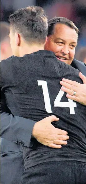  ?? Photo / Getty Images ?? Steve Hansen with Ben Smith at the 2019 Rugby World Cup in Tokyo. Hansen admits in Smith’s book that the Highlander­s hero should have been picked in the semifinal against England.