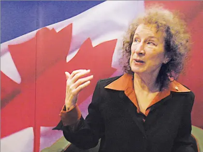  ??  ?? La prensa cubana anunció la presencia de Margaret Atwood, premio Príncipe de Asturias 2008, en la Feria Internacio­nal del Libro que se realizará en febrero ■ Foto Francisco Olvera