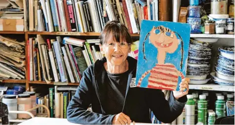  ?? Foto: Fred Schöllhorn ?? Rose Maier Haid liebt die Kunst. Sie unterricht­et Kinder und Erwachsene in ihrer Kunstschul­e in Friedberg. Ihr großes Ziel aber ist es, Kultur „offener als offen“zu gestalten. Dafür organisier­te sie mehrere Skulpturen­pfade; ihr neuestes Projekt sind...