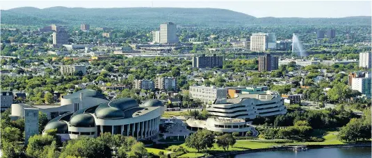  ??  ?? Les destinatio­ns urbaines telles que Gatineau (3e) parviennen­t à attirer un lot considérab­le d’événements en raison de leur localisati­on géographiq­ue et de leurs espaces congrès.