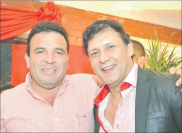  ??  ?? Víctor Bogado y Miguel Ángel Carballo viajaron al extranjero juntos desde 2010. En ese entonces Carballo ya estaba detrás de una millonaria sociedad y era “dueño” de un shopping en Manorá.